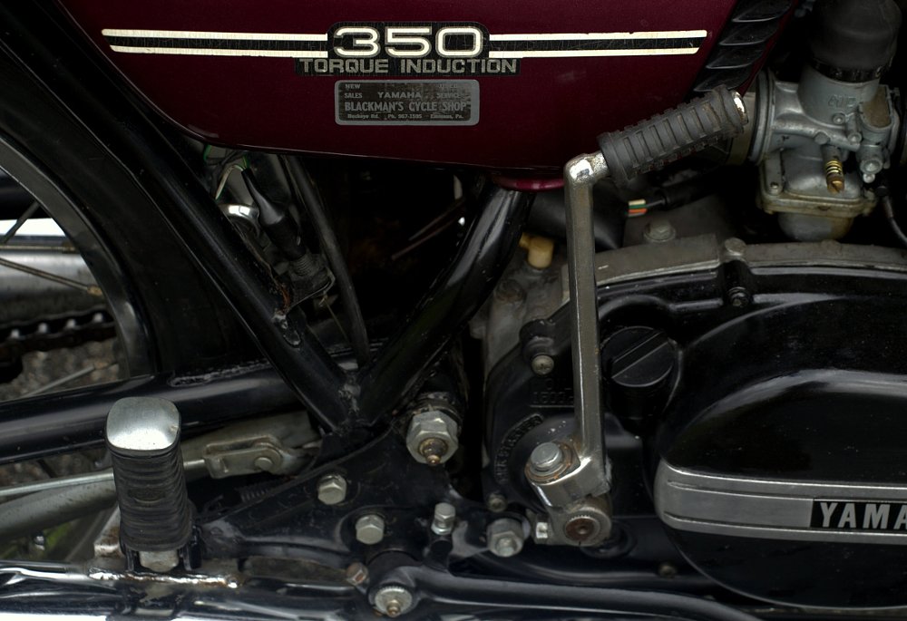 view of the RD350 kickstarter and side cover