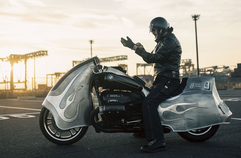rider seated on Ground 0