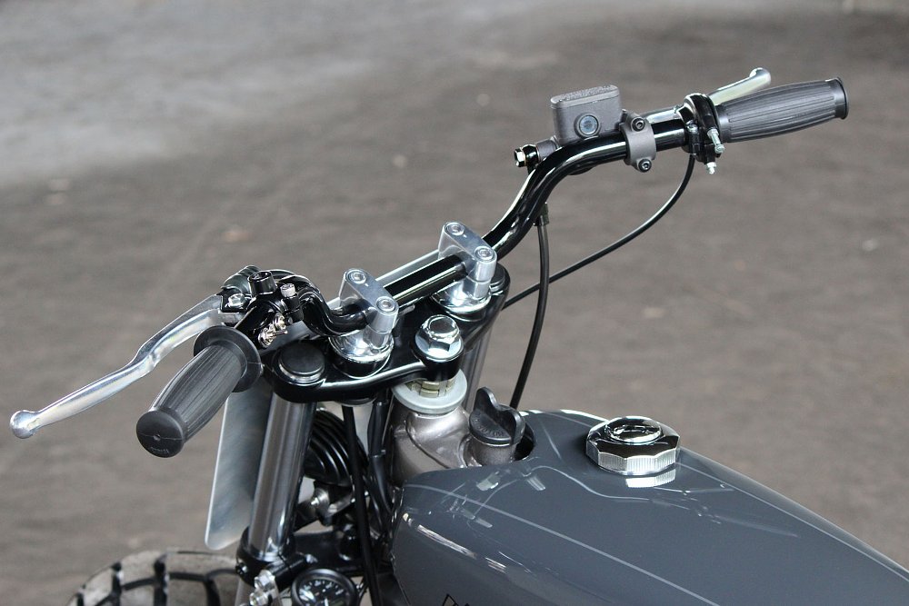 view of the handlebar area on the street tracker