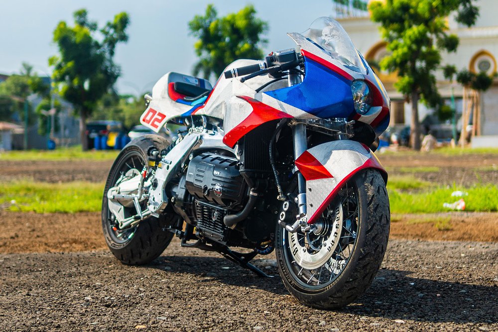 front angle view of the red white and blue customized BMW
