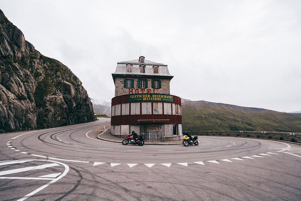 the two Continental GT650 in a hairpin turn in the Alps