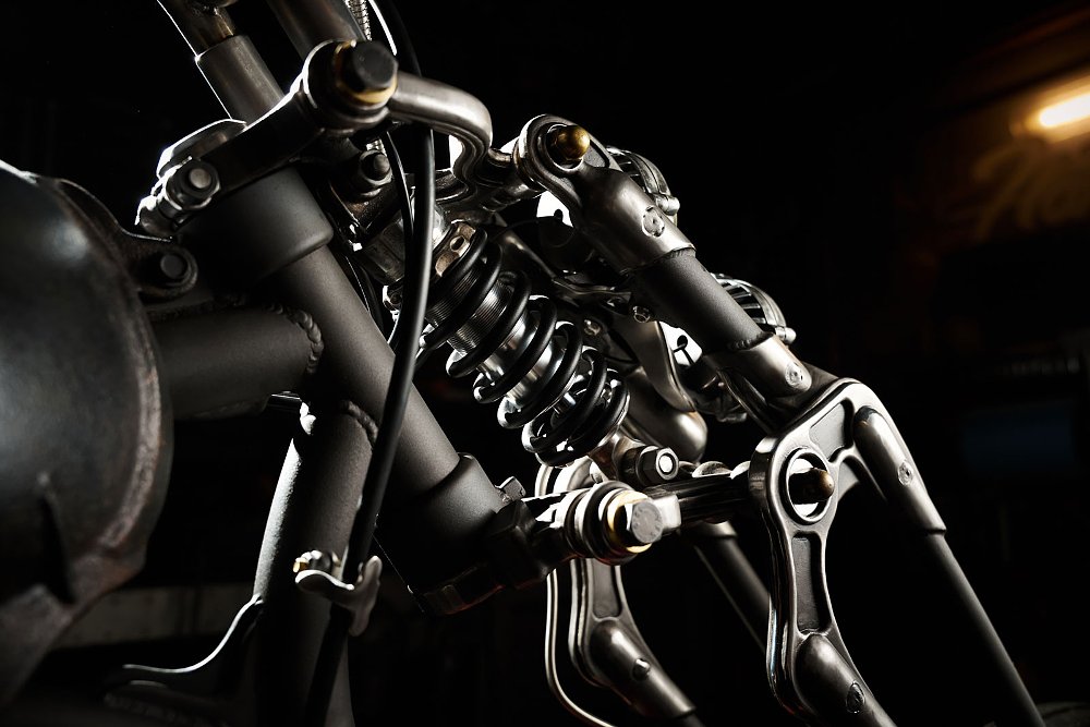 close view of the front suspension