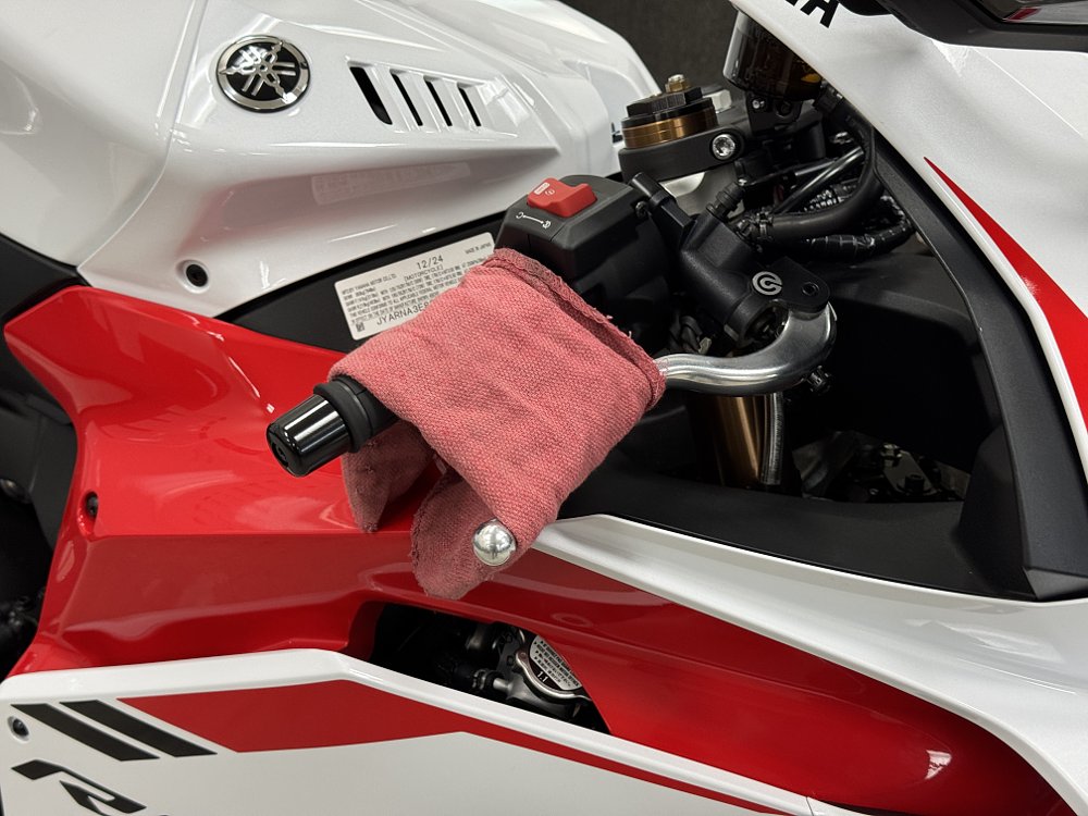 putting a rag on the brake lever as a reminder not to pull it