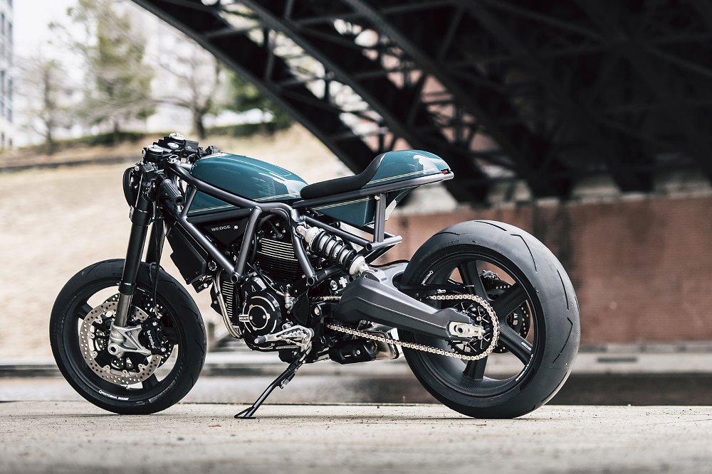 rear angle view showing the subframe under the seat