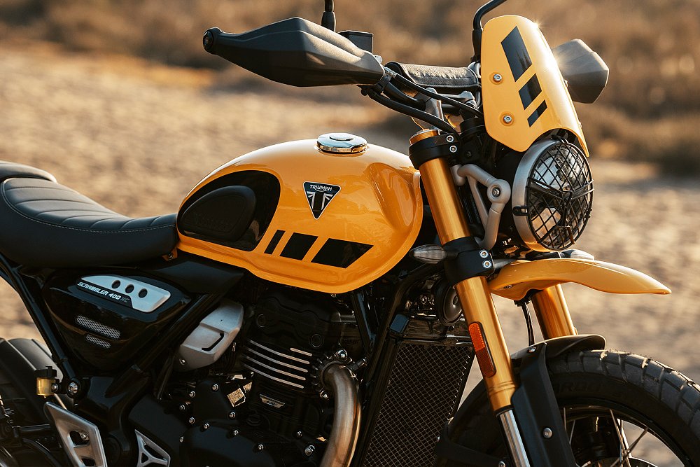 A close-up of the Scrambler 400 XC's front end.