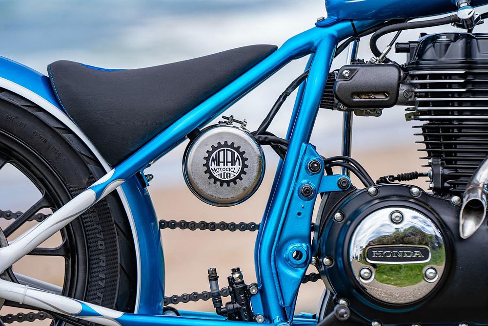 close view of the blue frame